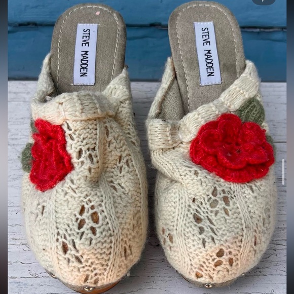 Y2K Steve Madden Rose Crochet Clogs🌹 - Picture 2 of 2